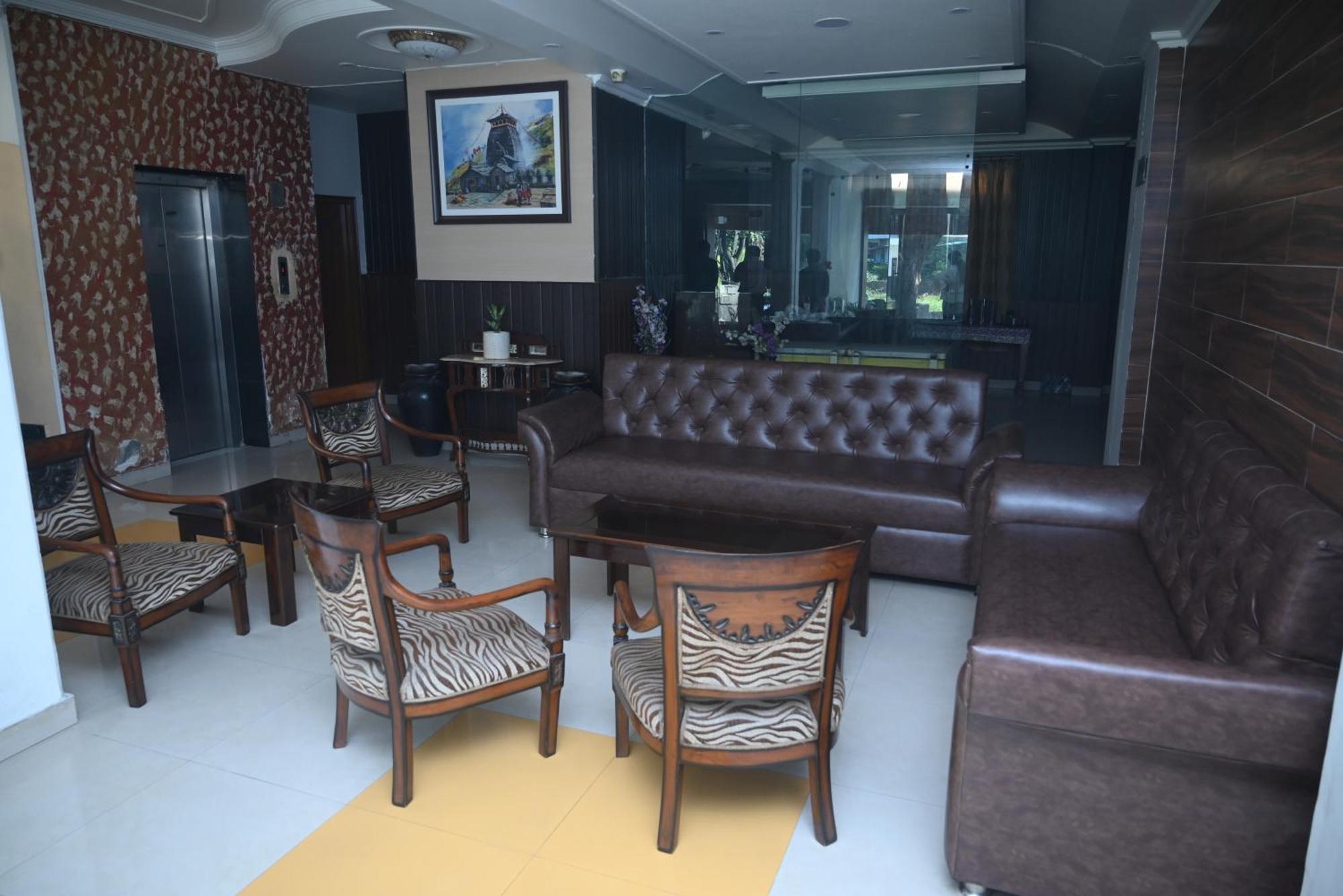 Hotel Surya Plaza Kotdwāra المظهر الخارجي الصورة
