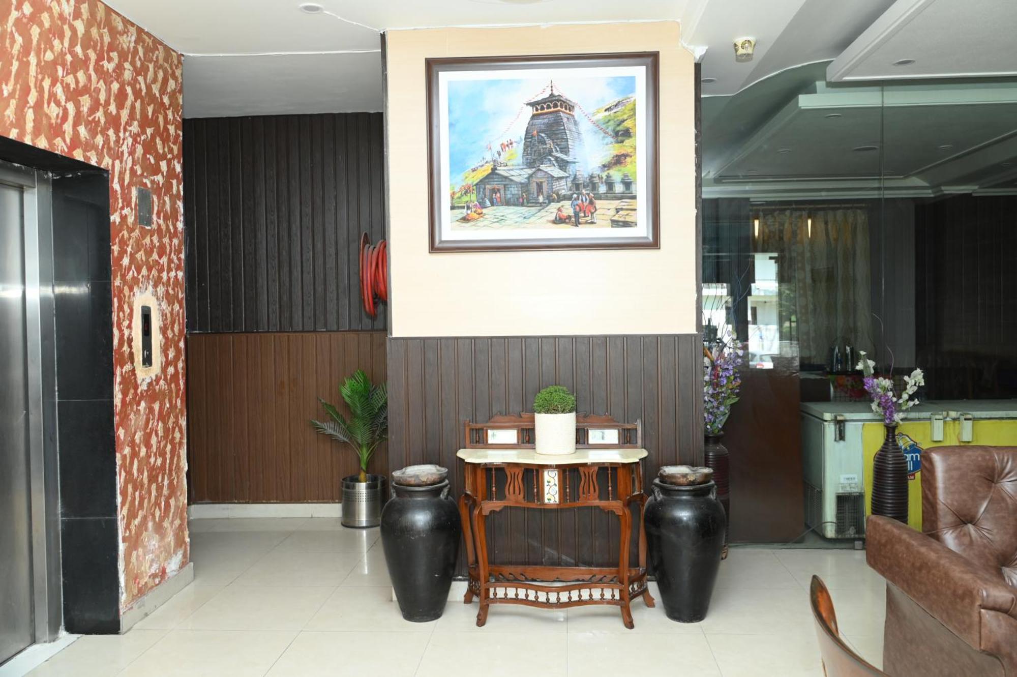 Hotel Surya Plaza Kotdwāra المظهر الخارجي الصورة